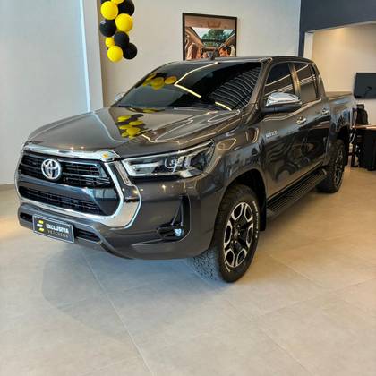 TOYOTA HILUX 2.8 D-4D TURBO DIESEL CHASSI 4X4 AUTOMÁTICO